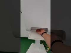 Sinalização Digital com Tela LCD Touchscreen e Dispensador de Álcool Gel