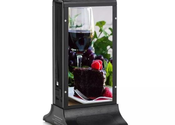 Quadro de metal preto, sinalização digital de tela múltipla, computador portátil, computador de mesa novo, pequeno leitor de publicidade com estação de carregamento