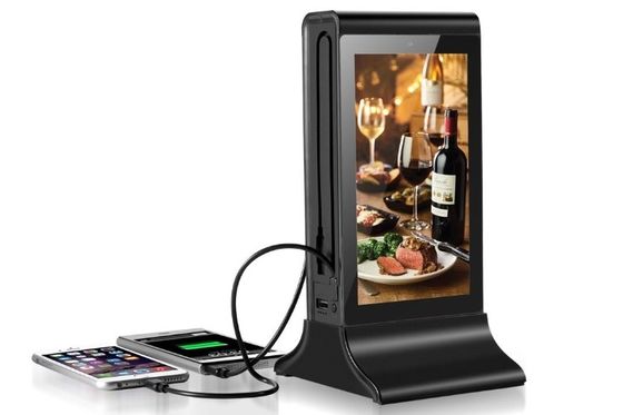 Quadro de metal preto, sinalização digital de tela múltipla, computador portátil, computador de mesa novo, pequeno leitor de publicidade com estação de carregamento
