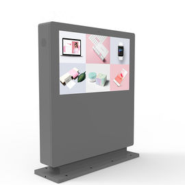 Brilho horizontal das lêndeas dos painéis LCD 2000 da propaganda exterior com refrigerar do fã