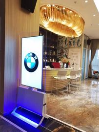 55" quiosque móvel Ultrathin interno da tela do Lcd do lado do dobro de Android do monitor do cartaz do Signage de QLED Floorstand Digital